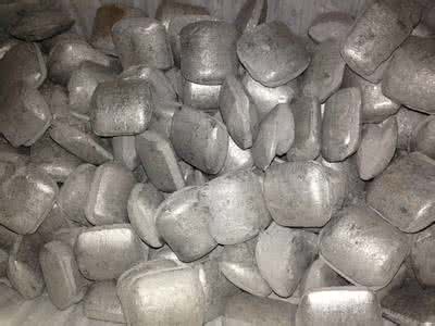 一位發(fā)言人表示，巴西淡水河谷（Vale）正在重新評(píng)估其在新喀里多尼亞虧損的鎳業(yè)務(wù)，這是上月新上任的首席執(zhí)行官Fabio Schvartsman對(duì)表現(xiàn)不佳資產(chǎn)進(jìn)行廣泛考核的一部分。